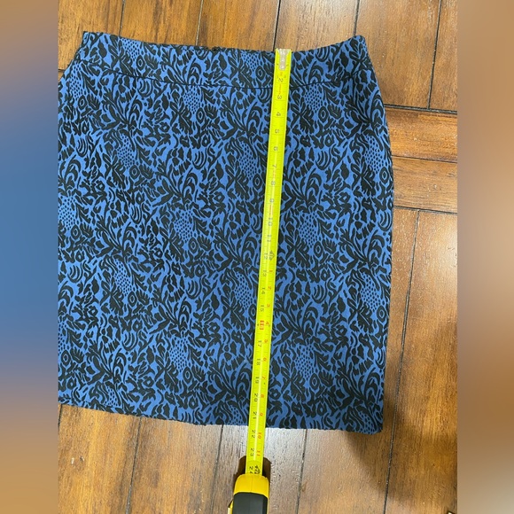 Ann Taylor factory Black & Royal blue brocade Fully lined Pencil skirt Size 14 - Picture 6 of 6